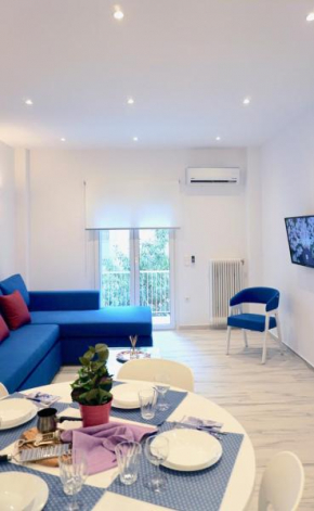 Central, Bright Apt in Athens near Metro